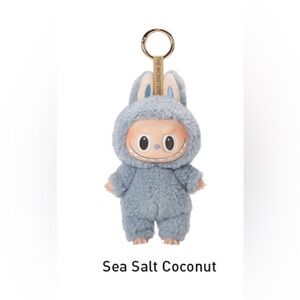 THE MONSTERS – Exciting Macaroon – Sea Salt Coconut – NIB Collectible Figure